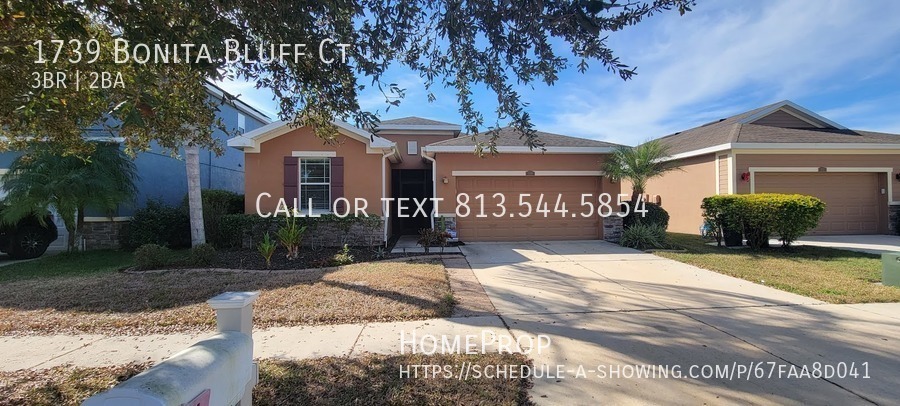 Foto principal - Charming Split Floorplan Home in Gated Com...