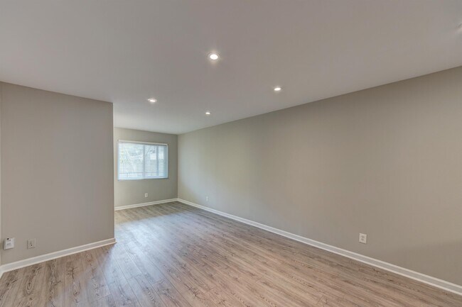 Building Photo - 78 Sheridan Dr NE