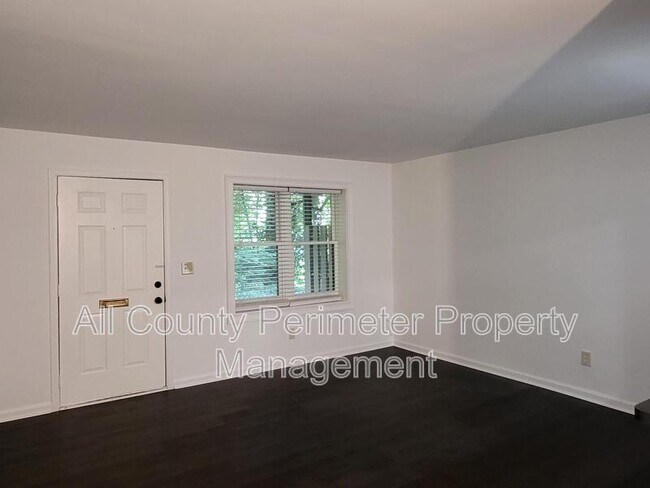 Foto del edificio - 3083 Colonial Way