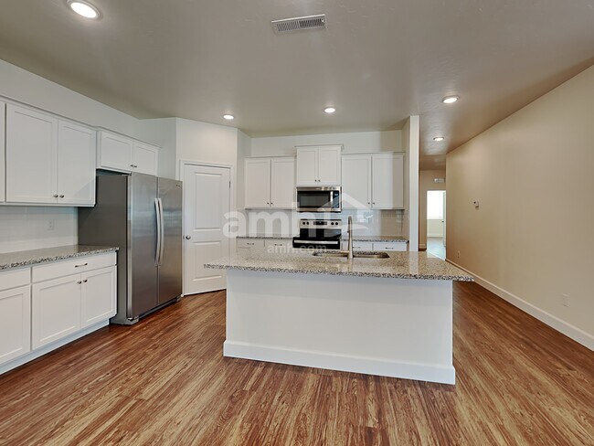 Foto del edificio - 1732 N Montgomery Way