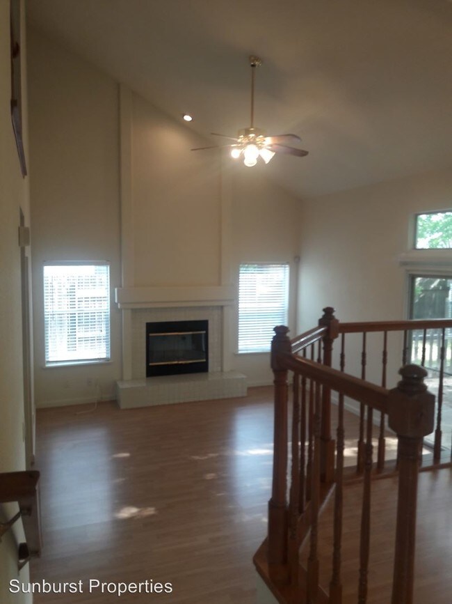 Building Photo - 4 br, 3 bath House - 2228 Longview Drive