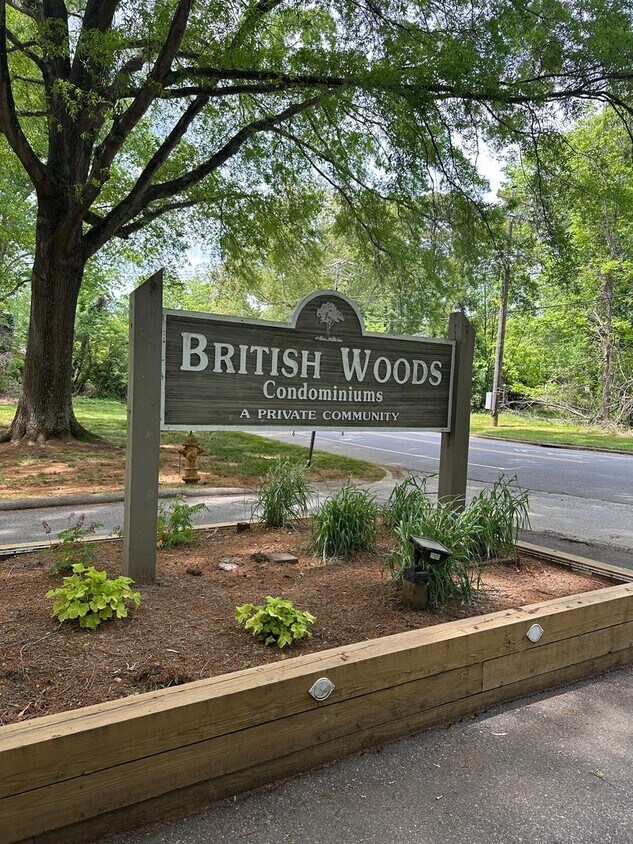 Foto principal - Upper level 1 bedroom/1 bath Condo availab...