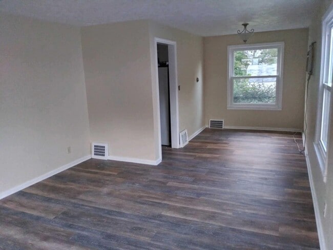 Building Photo - 1457 Sulzer Ave