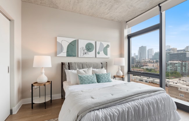 Photo - 352 S Aberdeen St Apartment