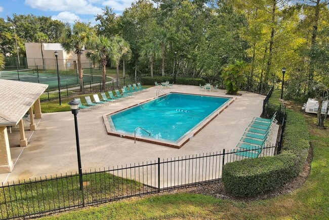 Foto del edificio - Beautiful 2/2 Condo close to the Orlando International Airport. 1st floor.
