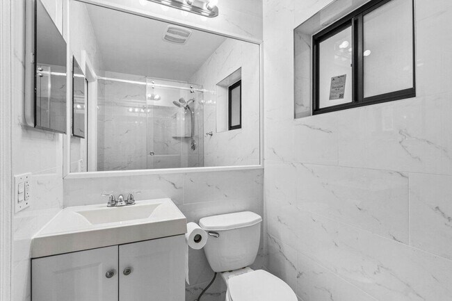 Foto del edificio - 899 NW 7th Dr
