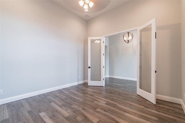 Building Photo - 6753 Bentridge Dr
