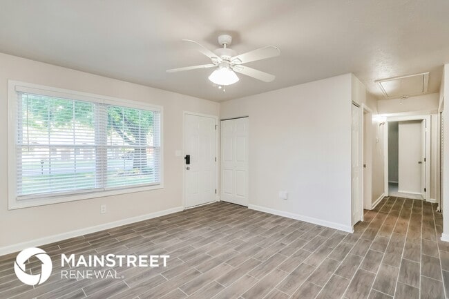 Building Photo - 10795 Millers Ln