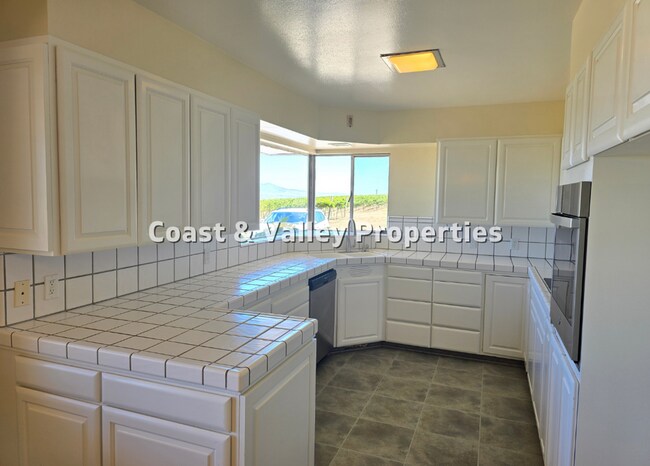 Building Photo - River Road Property for RENT!!!