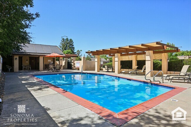 Foto del edificio - Southwestern Charm Meets Modern Comfort — 2BR/2BA Condo with Access to Shared Pool!