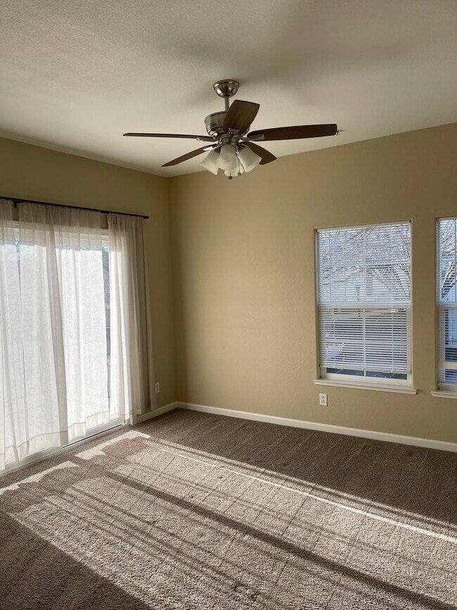 Foto del edificio - Luxury Natomas Condo