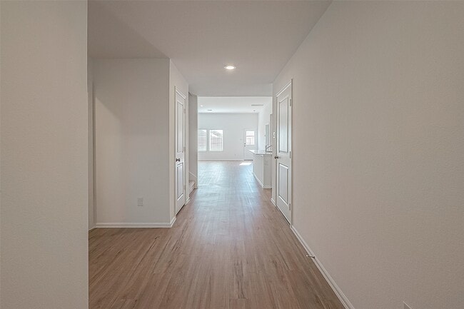 Building Photo - 27123 Breakaway Ln
