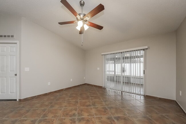 Foto del edificio - 11737 Pethrick Dr