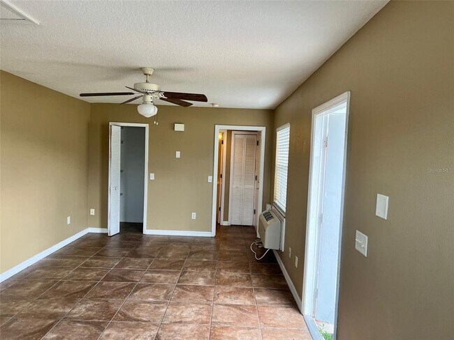 Building Photo - 505 Orchid Dr