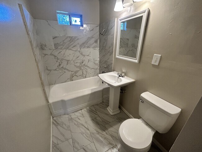 Foto del edificio - 5510 N Johnstown Ave