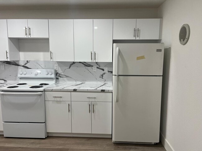 Building Photo - 1236 NW 4th Ave