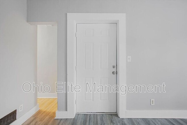 Foto del edificio - 987 Lilley Ave