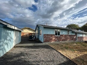 Building Photo - 2100 S 11th Ave