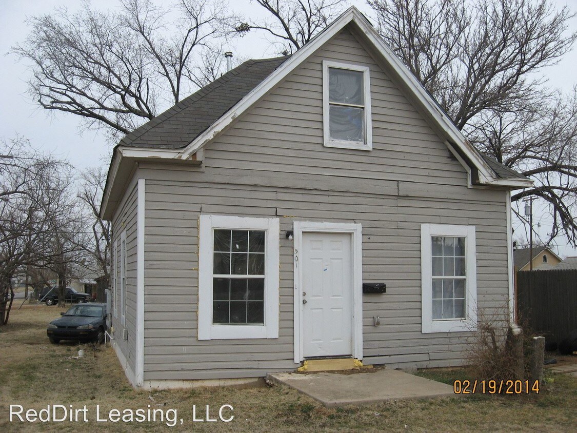Primary Photo - 3 br, 1 bath House - 501 SE GRAND BLVD.