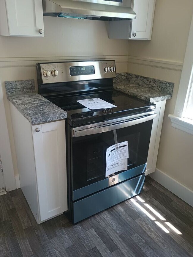 Building Photo - Beautiful 3 bedroom 1 bathroom home for rent