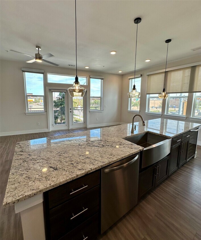Foto principal - 3003 Summer St