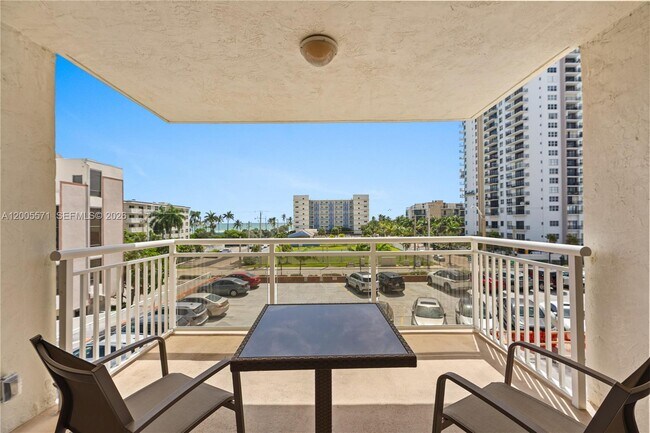 Foto del edificio - 1600 S Ocean Dr