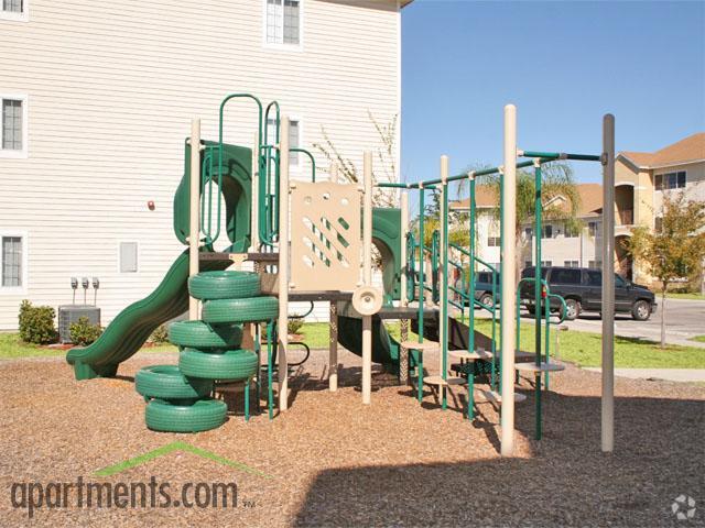 área de juegos para niños - Clipper Bay Apartments