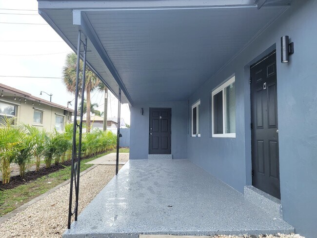 Building Photo - 3860 NE 15th Ave