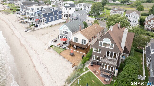 Foto del edificio - 989 Fairfield Beach Rd