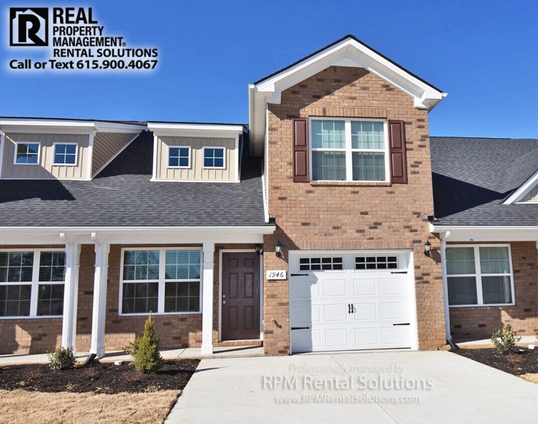 Foto principal - Newer 3BR/2.5BA+Bonus luxury townhome! Att...