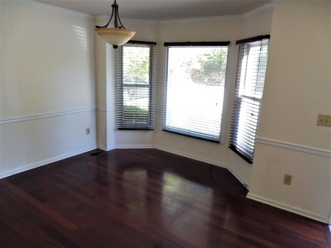 Building Photo - 504 Ashley Oaks Pvt. Dr. Kingsport, TN 37663
