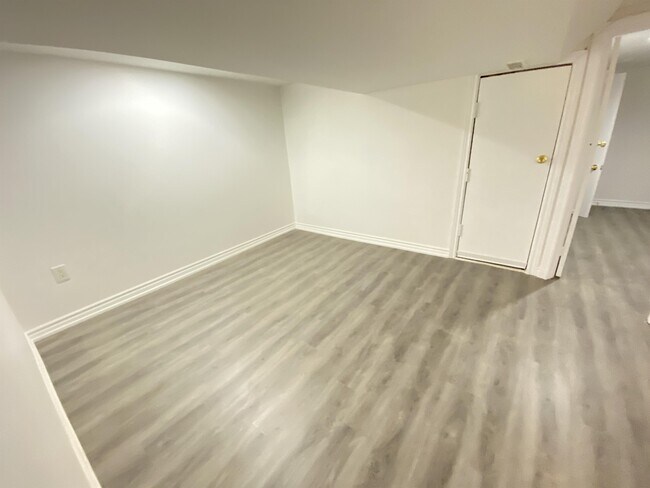 Photo du bâtiment - 34 Gladstone Ave