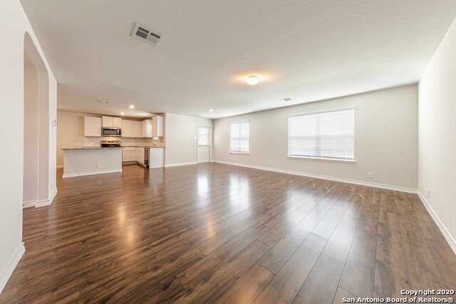 Building Photo - 142 Loggy Bayou