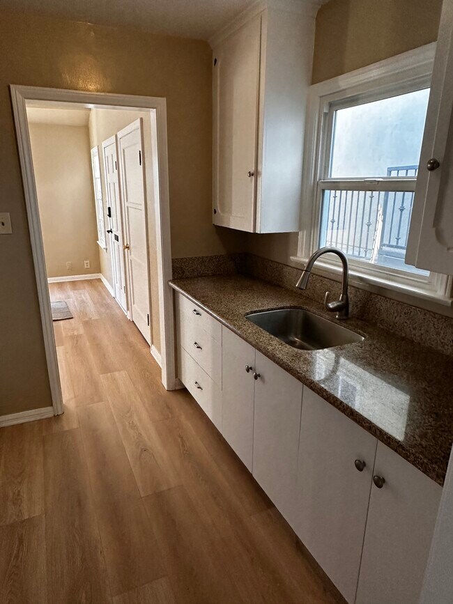 Foto del edificio - 437 23rd Pl