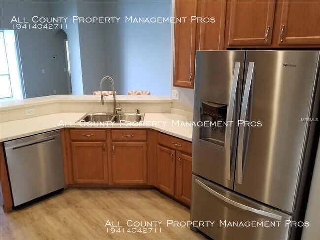 Foto del edificio - 750 Shorecrest Dr