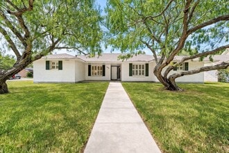 Building Photo - 630 Bradshaw Dr