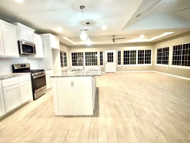 Building Photo - 4612 Brookdale Dr