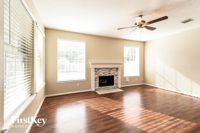 Building Photo - 1816 Oak Lake Cir
