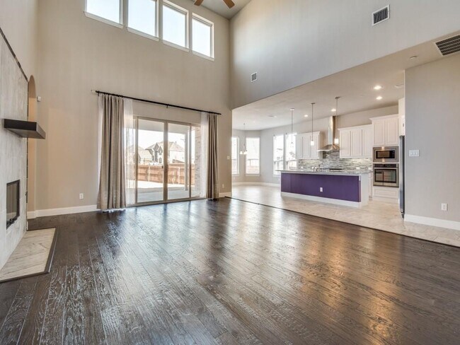 Building Photo - 2201 Lewis Canyon Dr