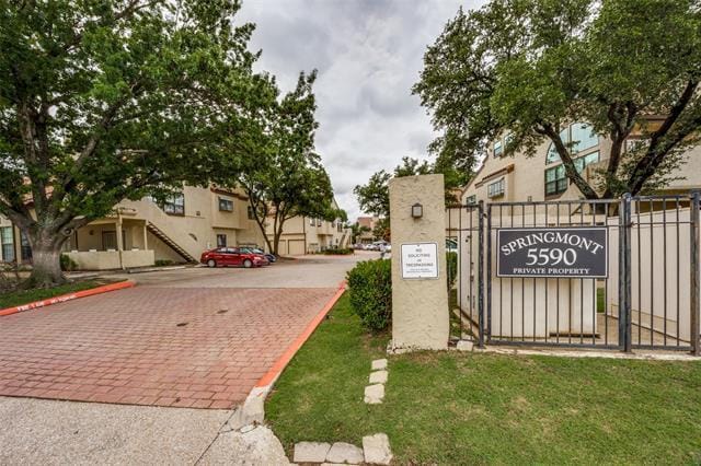 Primary Photo - 5590 Spring Valley Rd