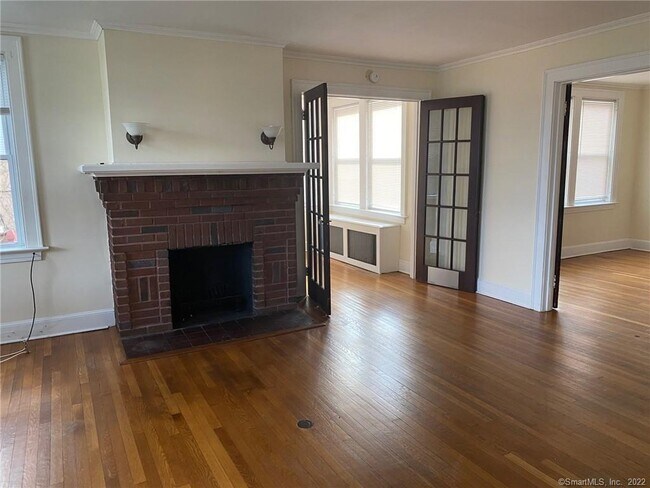 Foto del edificio - 512 Townsend Ave