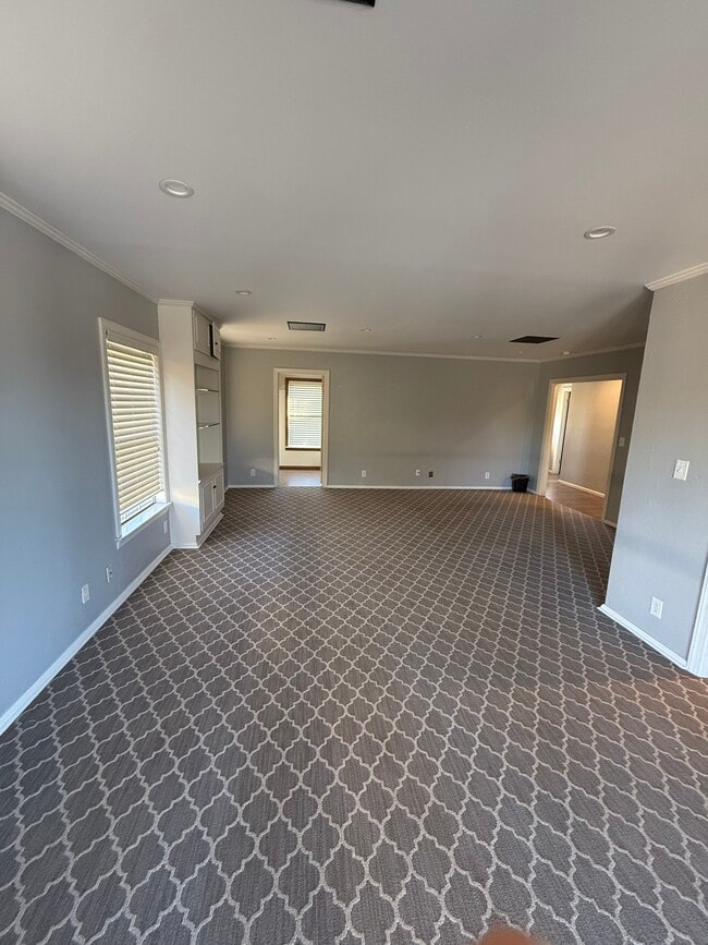 LIVING ROOM - 6507 Avondale Dr