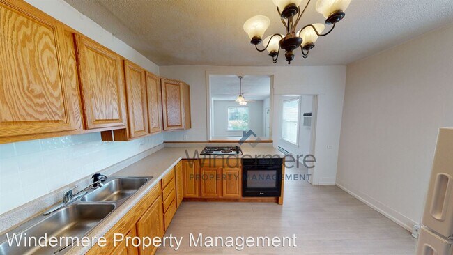 Building Photo - 1 br, 1 bath House - 207 N. Spokane Street