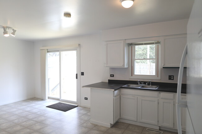 Foto del edificio - 5412 E Wonder Lake Rd