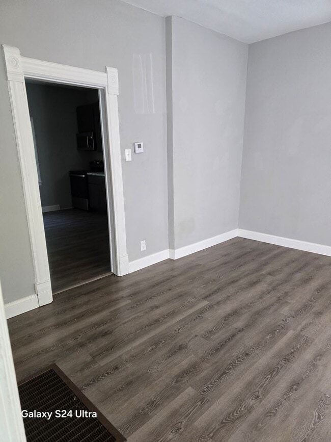 Building Photo - Charming 3 Bedroom Home in Belleville!