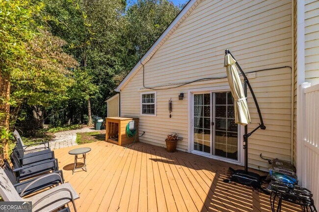 Foto del edificio - 3355 Jones Ferry Ln