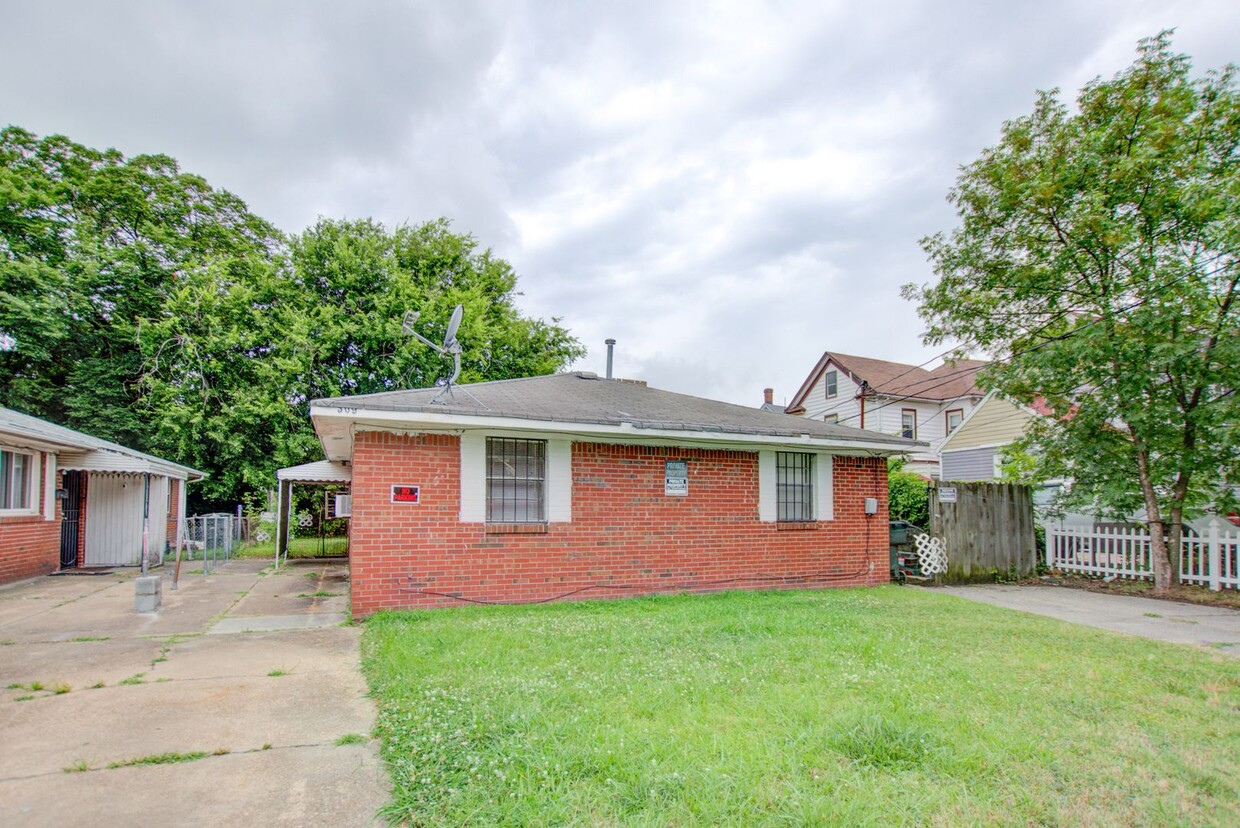 Primary Photo - 2 Bed, 1 Bath Duplex in East Norfolk