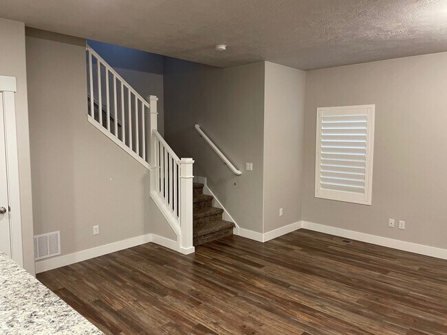 Foto del edificio - 3807 E Cunninghill Dr