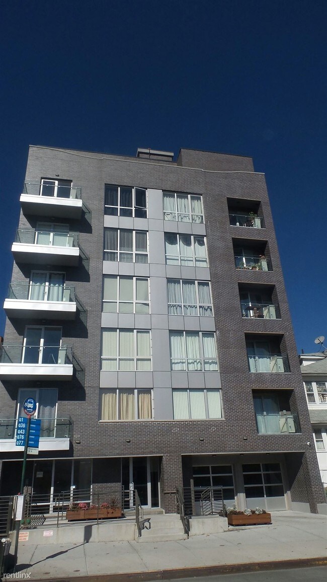 19011 Hillside Ave, Hollis, NY 11423 Condo for Rent in Hollis, NY