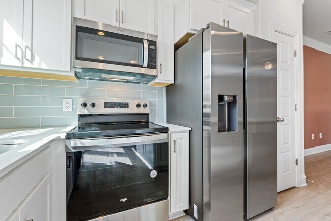 Foto del edificio - Available NOW! 2BR/2.5BA Townhouse in Mebane